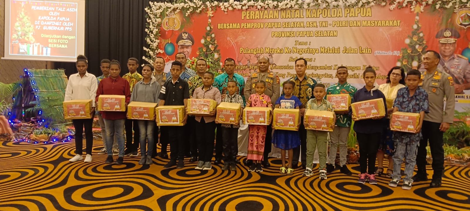 Kasrem 174/ATW Hadiri Natal Bersama Kapolda Papua