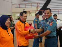 Ketua Umum Dharma Pertiwi Bagikan Bantuan Sembako