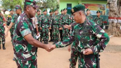 Pangdam XVII/Cenderawasih Kunjungi Satgas Yonif MR 411/PDW Kostrad