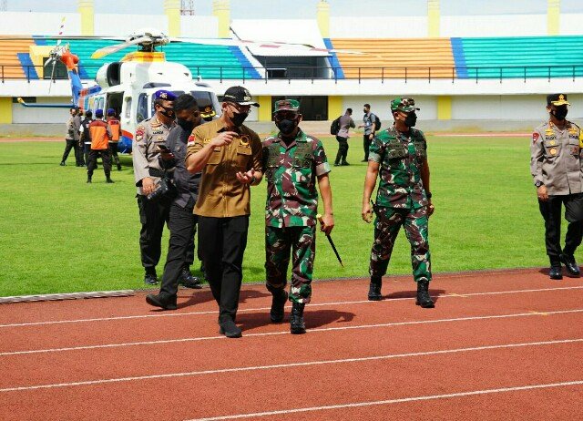 Wagub Andika Dampingi Kapolri dan Kabinet Tinjau Kesiapan Mudik di Pelabuhan Merak