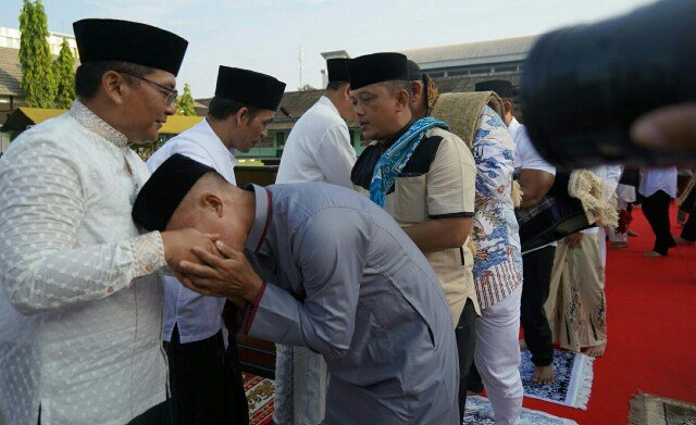 Danrem 064/MY dan Anggota Rayakan Idul Fitri 1444 H di Lapangan Makorem
