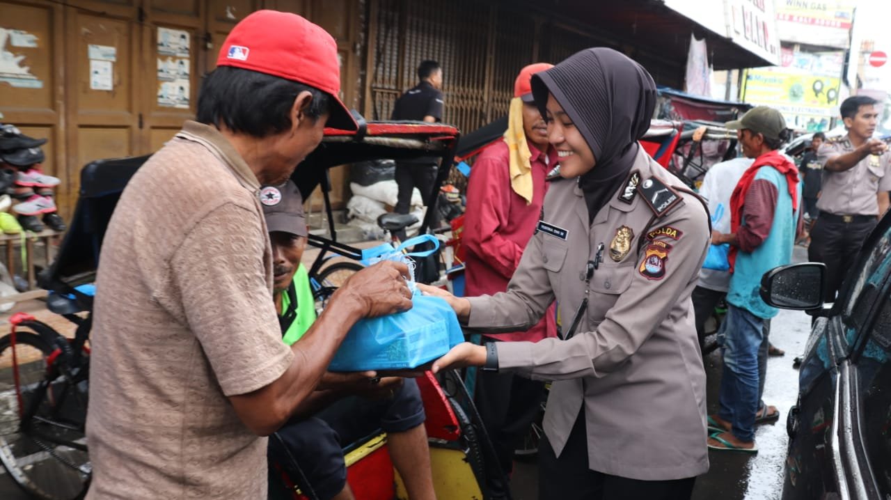 Jumat Barokah Polda Banten: Peduli dan Berbagi untuk Masyarakat