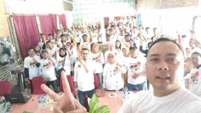 Tinjau Kesiapan PAC dan Kordes, ProJo Tangerang Bagikan Rompi dan Aplikasi