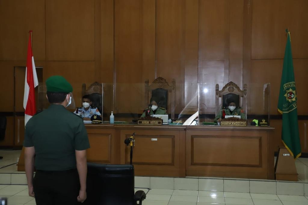 Sidang Perdana Kasus Perusakan Polsek Ciracas dalam Foto