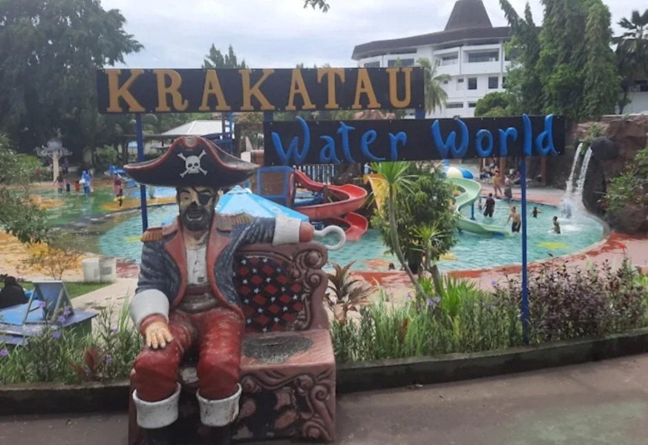 Diduga Lelang Awasi Pengunjung, Anak Cedera Serius di Wahana Seluncur Krakatau Water World