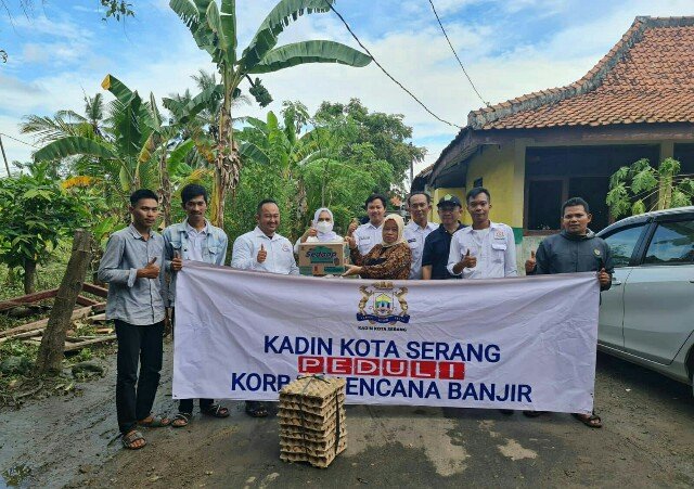 KADIN Kota Serang Bantu Korban Banjir di Kawasan Banten Lama