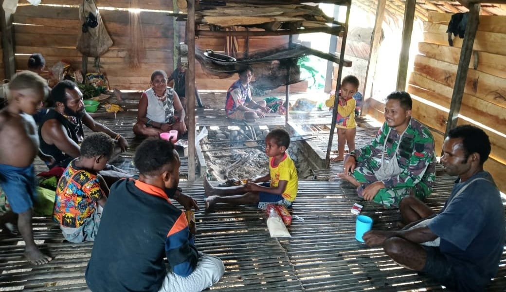 Respon Masyarakat terhadap Kehadiran Satgas Yonif 143/TWEJ di Pegunungan Bintang