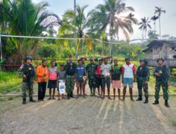 Yonif 126/KC Bagikan Sarana Olahraga untuk Pemuda di Kampung Perbatasan Papua
