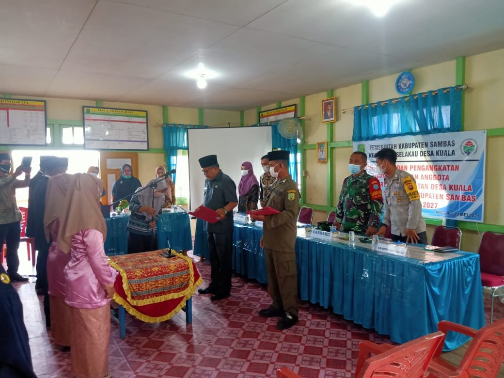 Danramil 06/Selakau Hadiri Pelantikan Anggota BPD Desa Binaannya