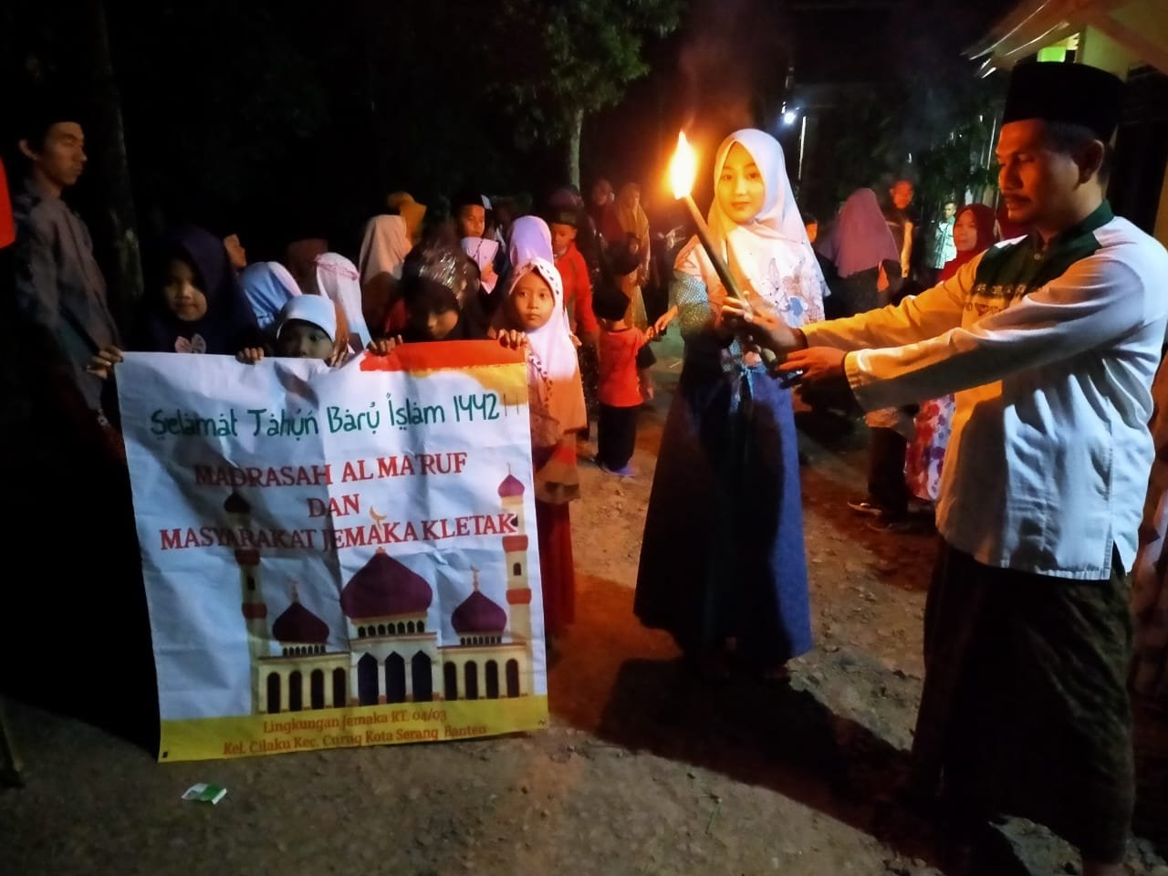 MADRASAH AL MARUF dan Masyarakat Jamaka Kletak Gelar Pawai Obor Sambut Tahun Baru Islam 1442 H