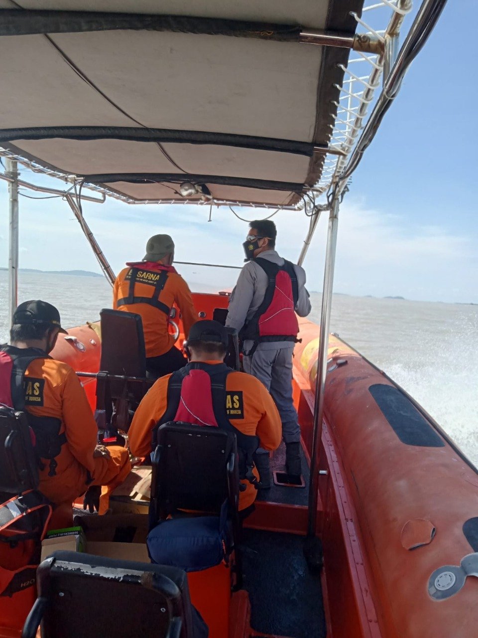 SPKKL Bakamla RI Evakuasi Korban Hilang Saat Cari Udang di Pulau Durai