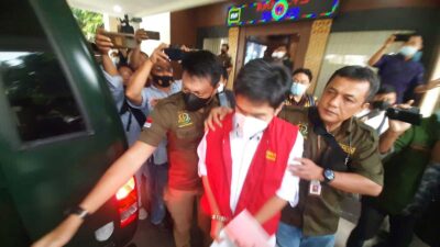 Kabid Pelayanan Bea Cukai Soetta Ditahan Kejati Banten