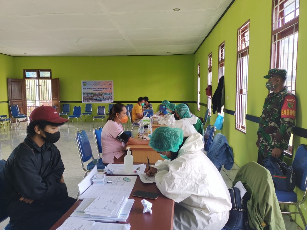 TNI Pastikan Vaksinasi Covid-19 Tahap I dan II Berlangsung Tertib serta Kondusif