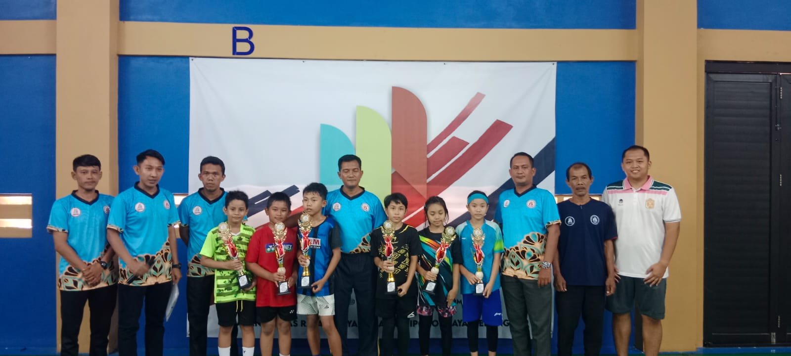 78 Peserta O2SN Bulutangkis Kecamatan Serang Bertanding di GOR Firdaus