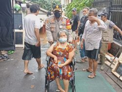 Negara Turun Tangan, TNI-Polri Bantu Evakuasi Korban Banjir