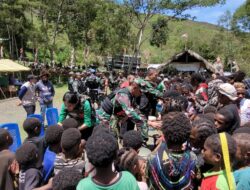 Kodim 1714/Puncak Jaya Gelar Bhakti Sosial Peringati HUT TNI Ke-77