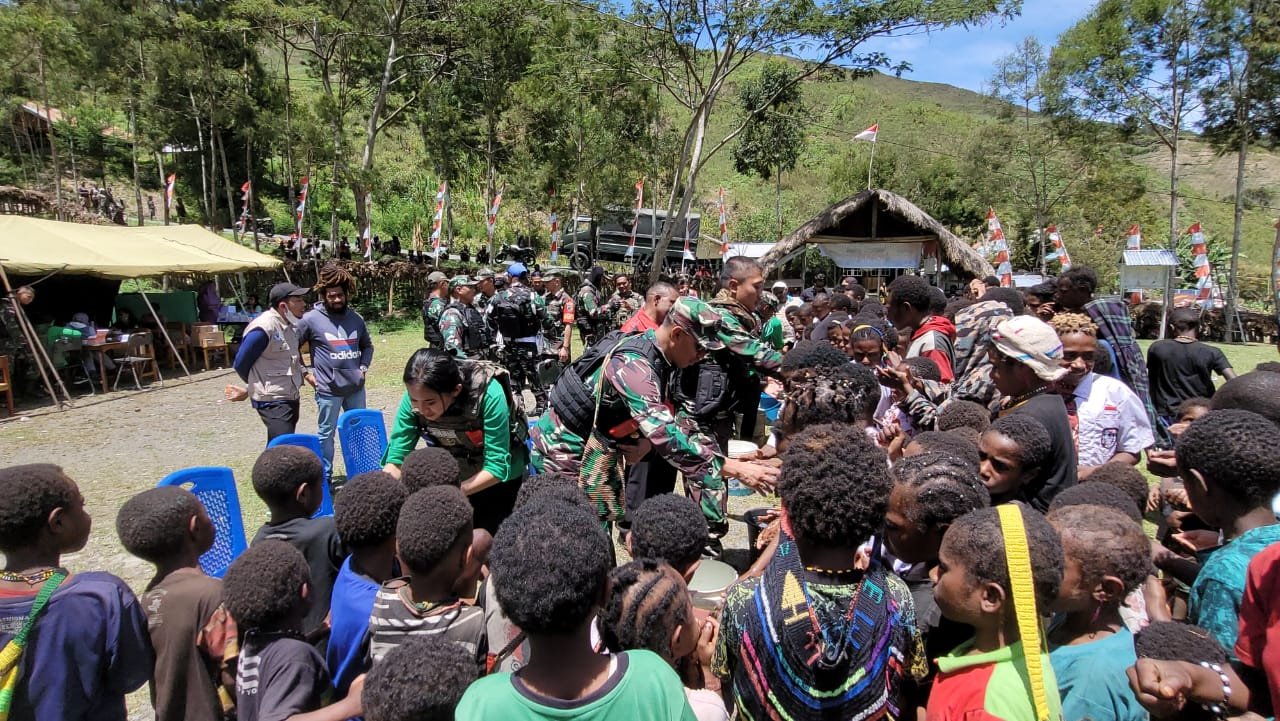 Kodim 1714/Puncak Jaya Gelar Bhakti Sosial Peringati HUT TNI Ke-77