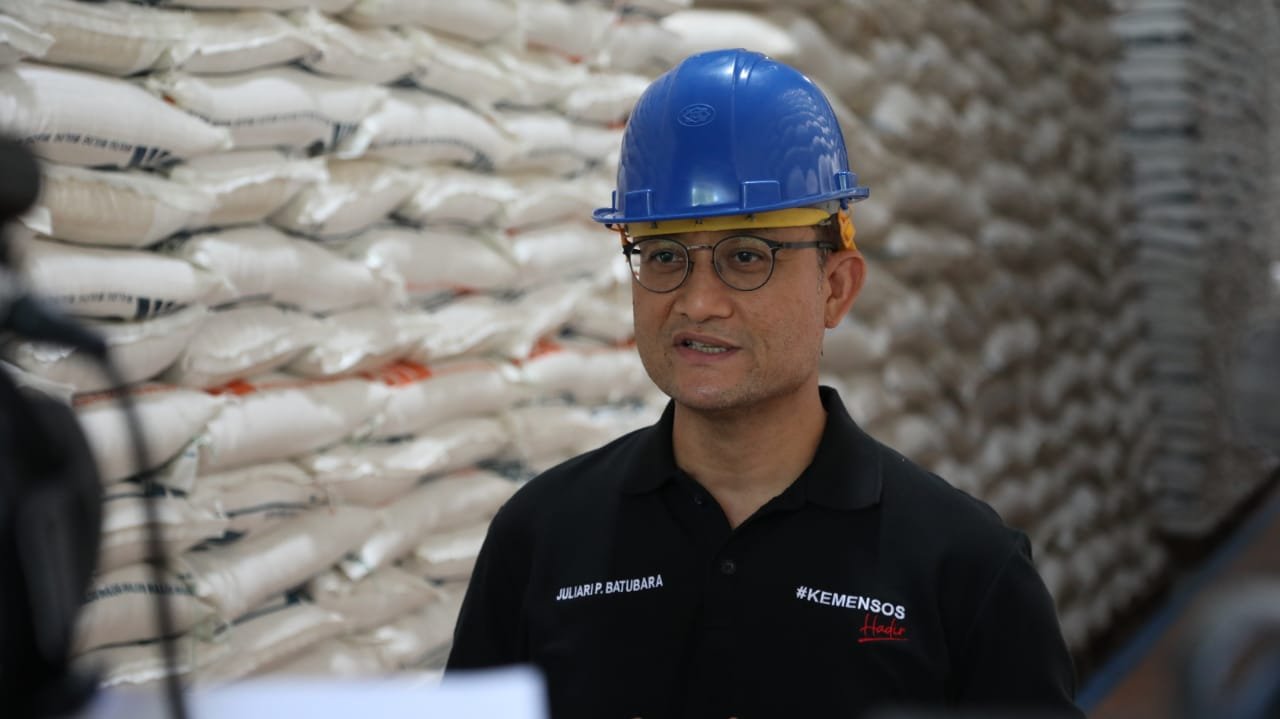 Mensos RI Cek Stok Beras di Gudang Bulog Cimindi, Serius Tangani Bansos
