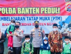 Kapolda dan Wakapolda Banten Kunjungi Sekolah, Salurkan Masker dan Peralatan