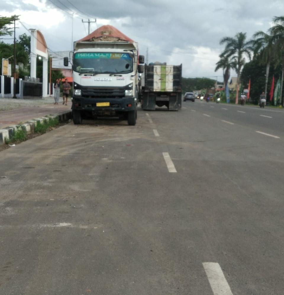 Warga Serang Keluhkan Truk Galian C yang Sebabkan Polusi dan Kemacetan