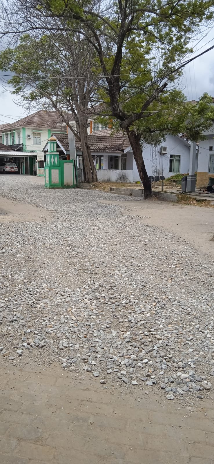 Proyek Pengaspalan Parkir Dinkes Kota Serang Diduga Asal Jadi Saat Ngebut