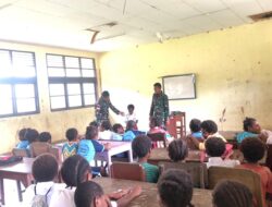 Satgas Pamtas Yonif 126/Kala Cakti Bentuk Karakter Anak Perbatasan Lewat Pendidikan