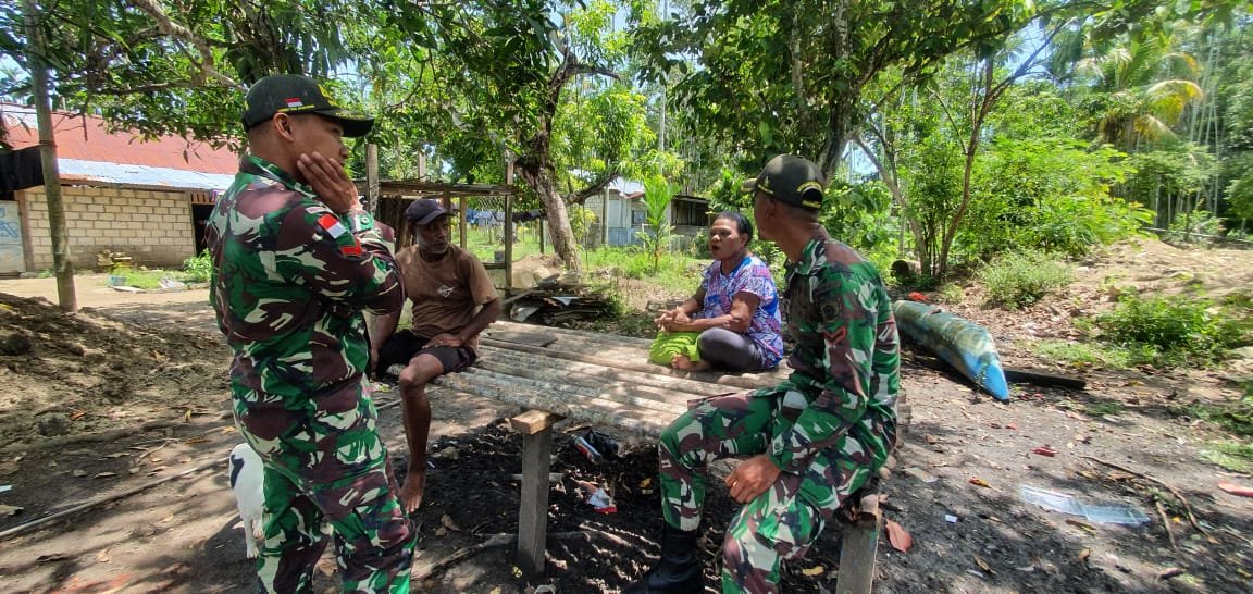 Yonif MR 413 Kostrad Keliling Kampung Pererat Silaturahmi di Papua