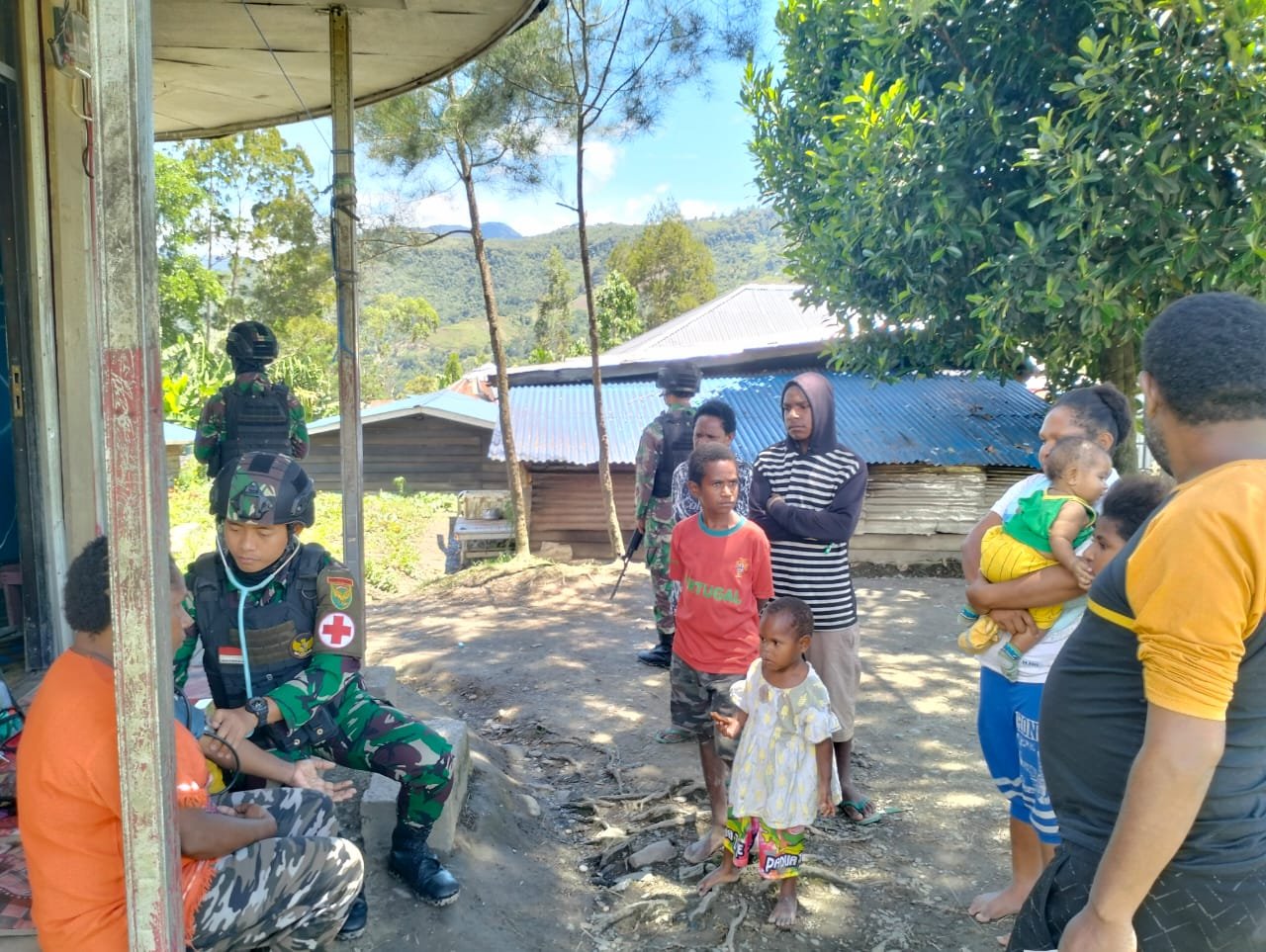 Satgas YR 142/KJ Peduli Anak Papua dengan Layanan Kesehatan di Rumah