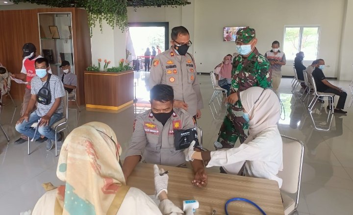 Gerai Vaksin Presisi Polsek Kramatwatu Layani 300 Warga dan Mahasiswa
