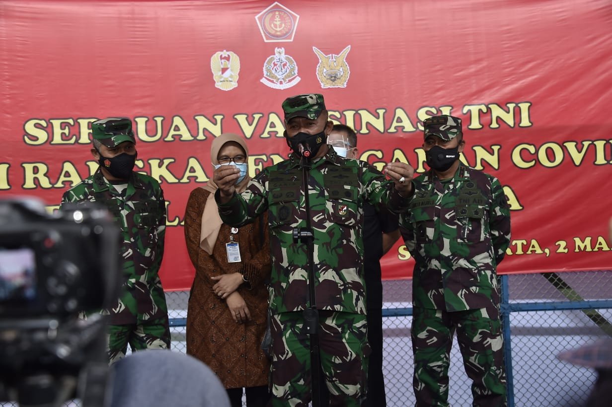 Kasum TNI Tinjau Serbuan Vaksinasi Covid-19 untuk Ribuan Babinsa dan Babinpotdirga Solo
