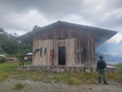 Yonif 126/KC Cegah Malaria dengan Fogging di Rumah Warga Perbatasan