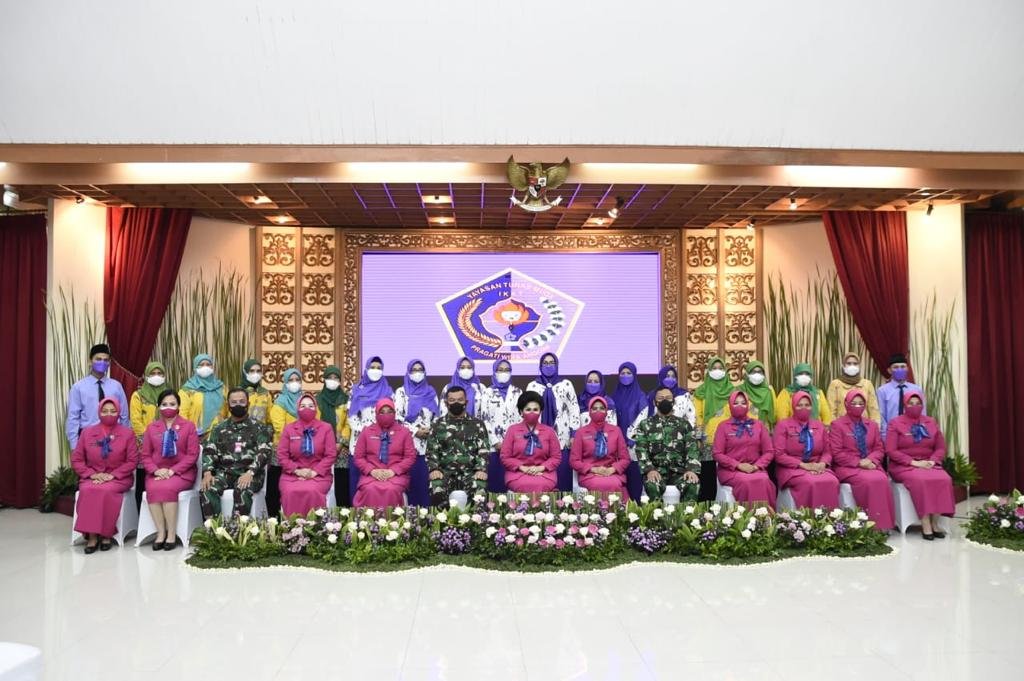 Ny. Nanny Hadi Tjahjanto Pimpin Sertijab Wakil Ketua Umum Yayasan Tunas Muda IKKT