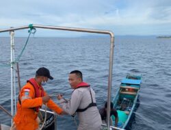 Bakamla RI Evakuasi Longboat Rusak Mesin di Perairan Tanjung Burang