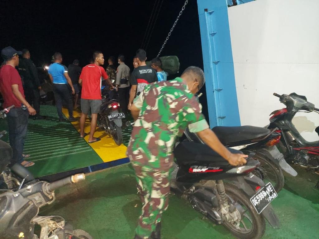 Satuan TNI AD Normalisasi Aktivitas Pengungsi di Aboru