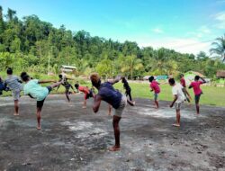 TNI Ajarkan Beladiri Pencak Silat kepada Masyarakat Papua