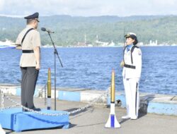 Danlantamal IX Tabur Bunga untuk Martha Christina Tijahahu