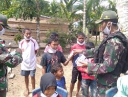 Satgas 413 Bremoro Terus Bagikan Masker di Papua meski Pandemi Dikatakan Usai