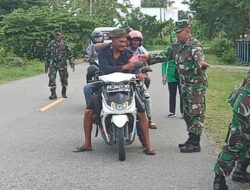 Koramil Kodim 1710/Mimika Bagikan Takjil Gratis untuk Tingkatkan Amal di Ramadhan