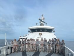 Kapal Patroli Indonesia dan Malaysia Gelar Patroli Bersama di Perairan Perbatasan