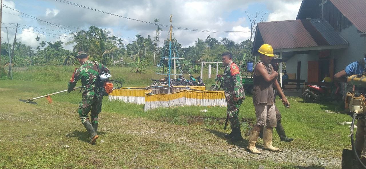 Babinsa Koramil 1710-07/Mapurujaya Tegakkan Toleransi dengan Bersihkan Gereja