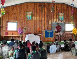 Satgas Yonif Raider 321/GT Kostrad Gelar Ibadah Minggu Bersama Warga Pegunungan Tengah Papua