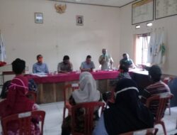 Warga Desa Mekarjaya Desak Kepala Desa Mundur