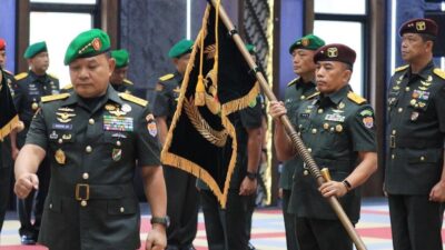 Dua Jenderal Penerbaik Terbaik Ikuti Lepas Sambut dan Pelepasan Tradisi