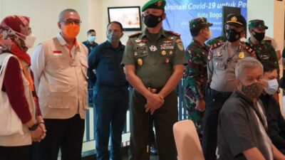 Danrem 061/SK Pantau Vaksinasi Dosen dan Guru Sebagai Bentuk Kepedulian pada Tenaga Pendidik