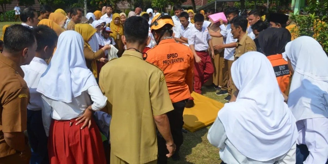 BPBD Banten Intensif Latih Evakuasi Mandiri Gempa Bumi di Sekolah