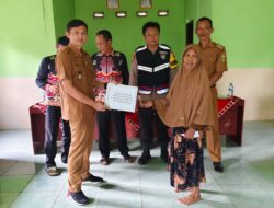 Kakon Gunung Tiga Bagikan BLT DD Pasca Lebaran untuk 12 KPM