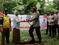 Kapolres Bagikan Sembako untuk Warga Terdampak Banjir