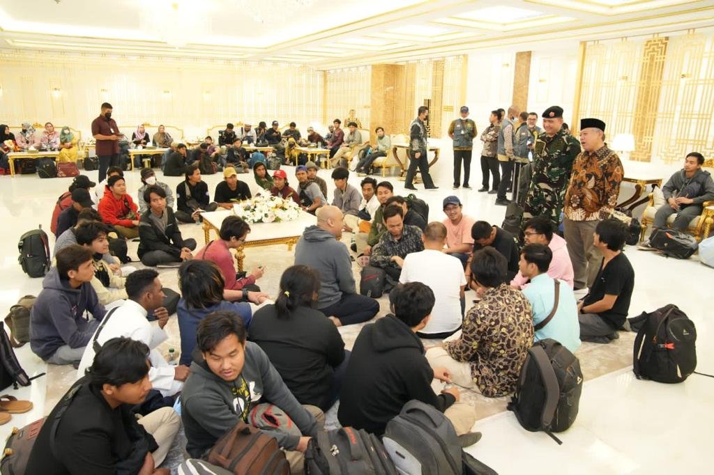 Berita Foto: Athan RI di Cairo Tinjau Kondisi WNI yang Dievakuasi