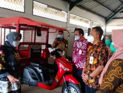 Menteri Sosial Tri Rismaharini Kunjungi Balai Rehabilitasi Vokasional Bina Daksa Cibinong