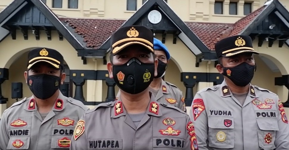Kapolres Serang Kota Pimpin Apel Cek Personel BKO Pengamanan Pilkades Lebak